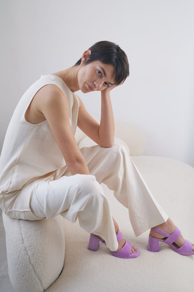 Leather heeled sandal ANNABEL-02 in Bonganville with stitching and buckle