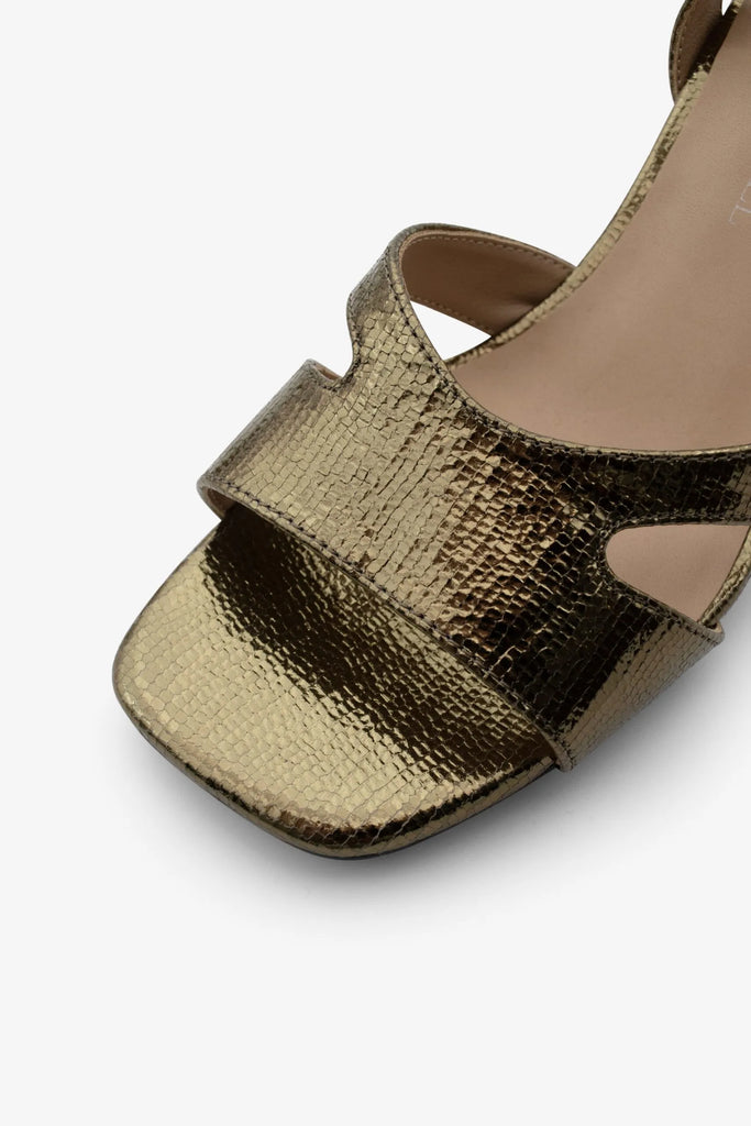 MONICA-02 sandal in olive leather with refined silhouette