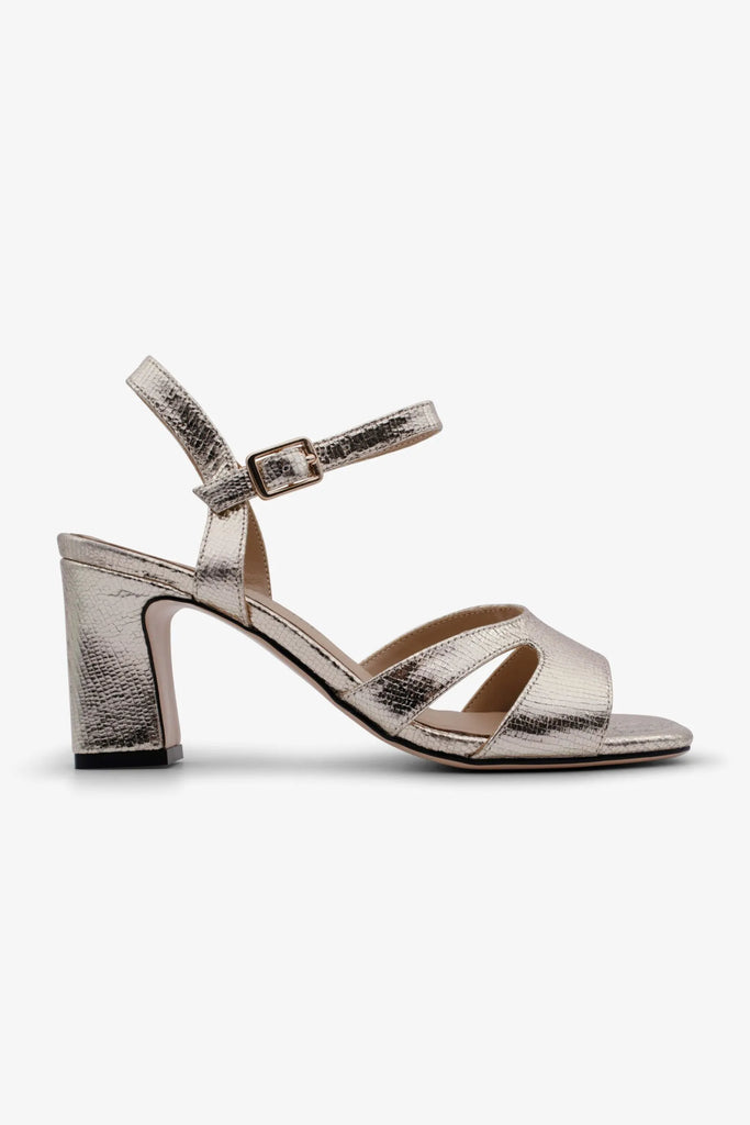 MONICA-02 sandal in platino leather with refined silhouette