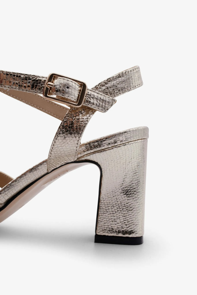 MONICA-02 sandal in platino leather with refined silhouette