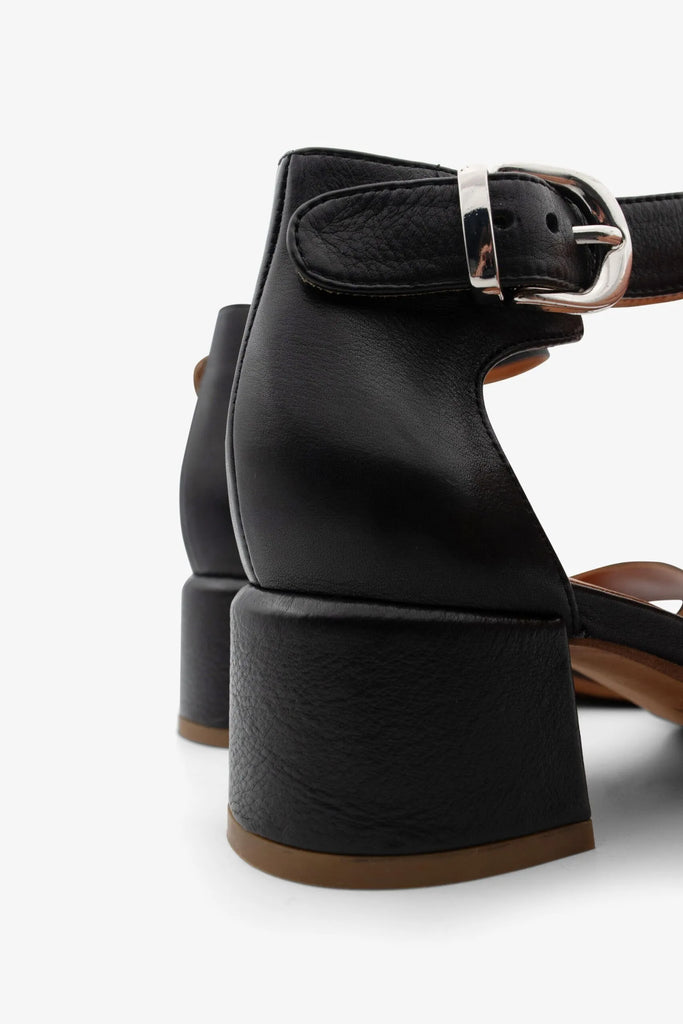 YEREMI-03 sandal in black leather with block heel