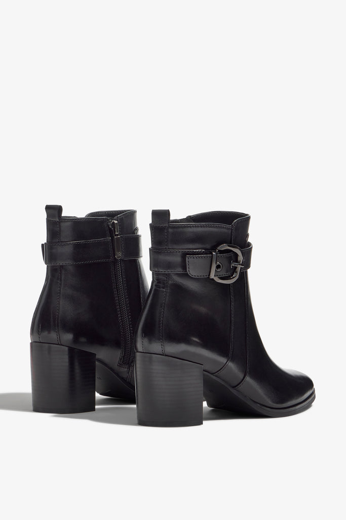 JOAN-12 Black