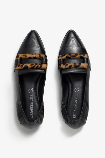 Black leopard print leather ballerina with 14 mm block heel, sacchetto construction and rubber sole.