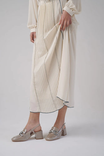 Color beige
