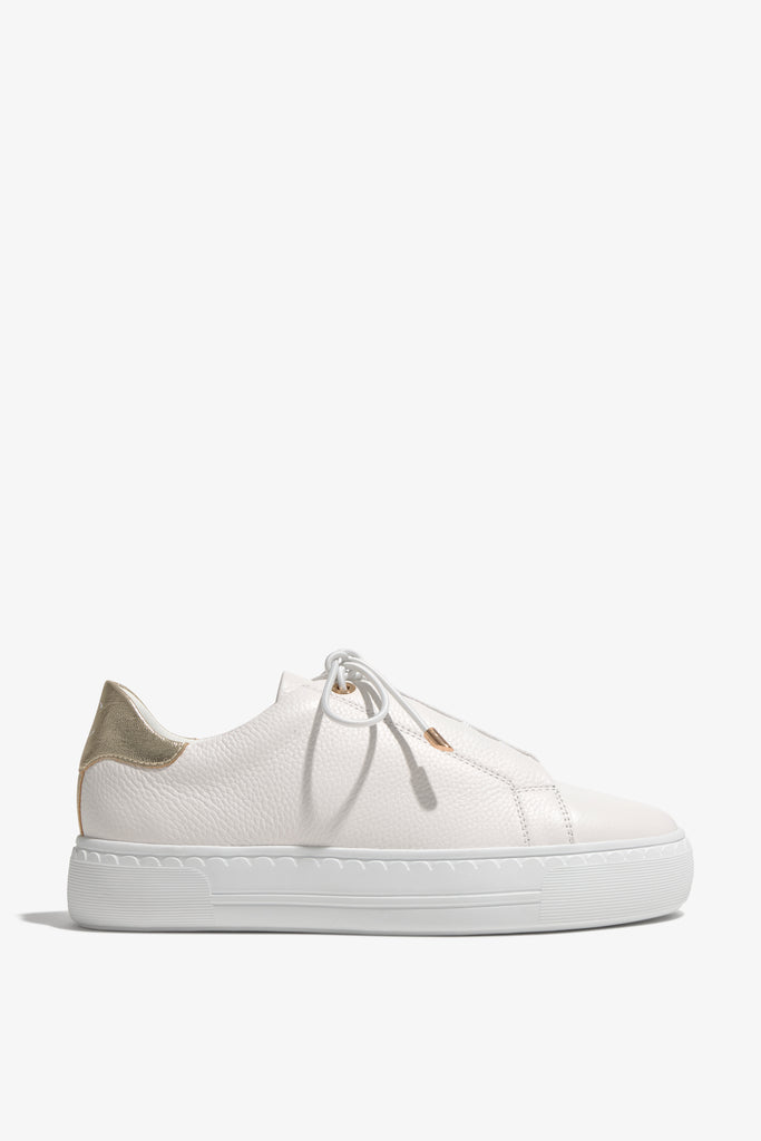 Nathaly-01 White Platino leather sneakers by Regarde Le Ciel with gold side accents and gold-detailed laces.