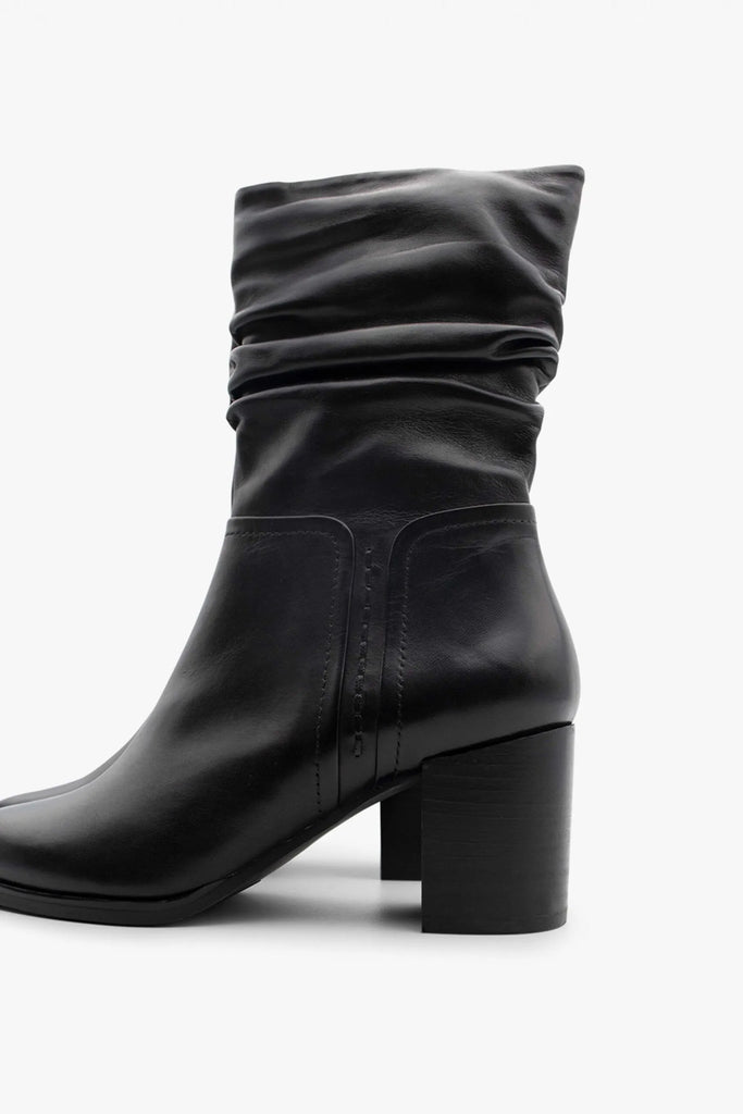 JOAN-11 Black
