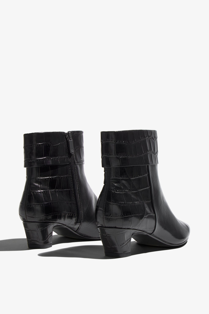 Barbara-01 Black