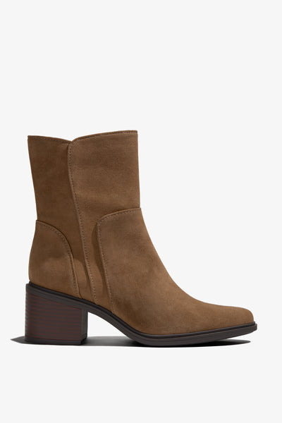 Fango beige suede leather bootie with 60 mm block heel, accentuated stitching and zipper, rubber sole.