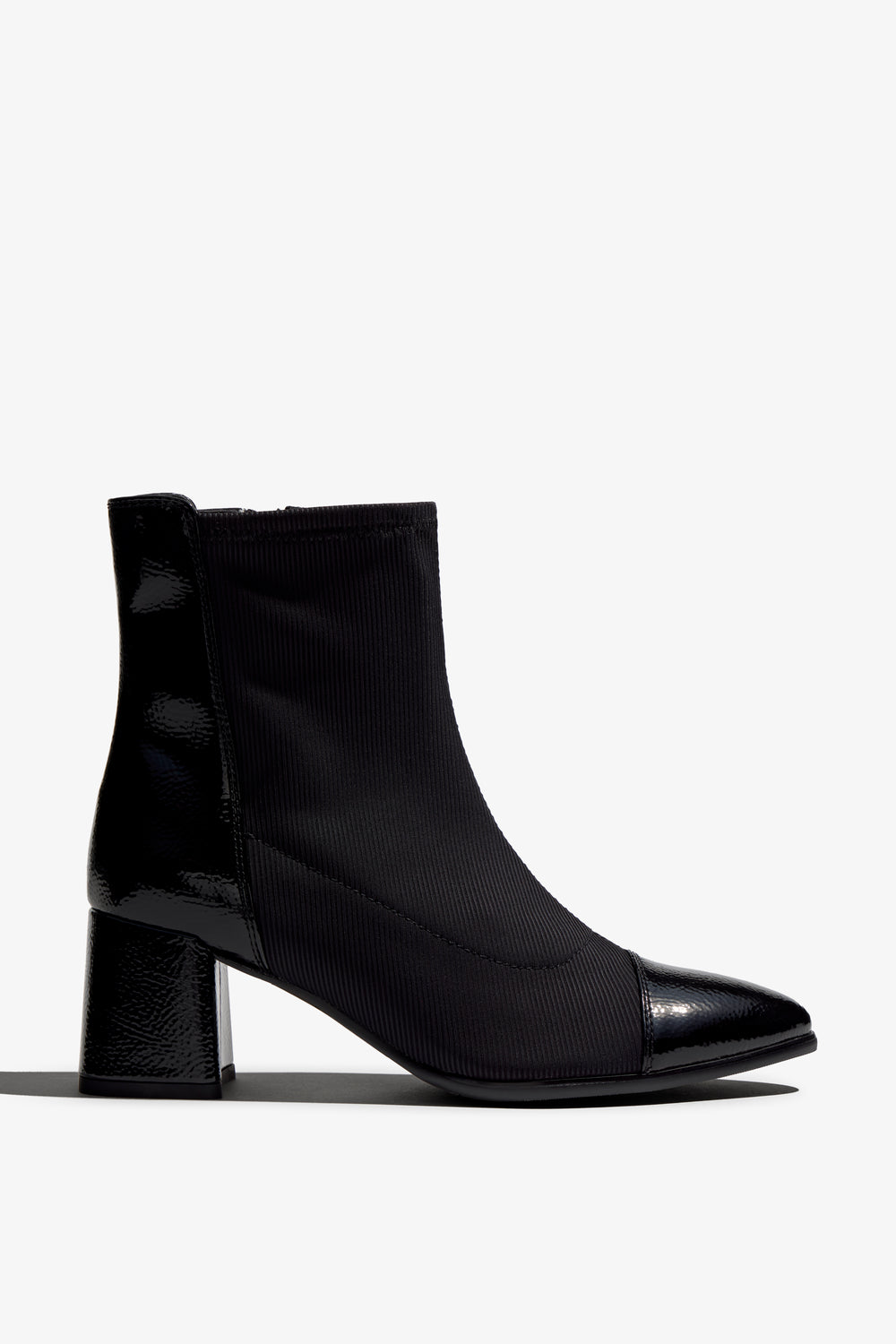 Millie-09 Black
