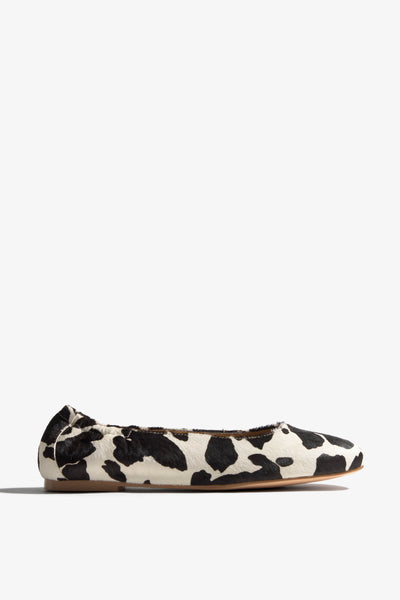 Reina-01 Cow-print Black